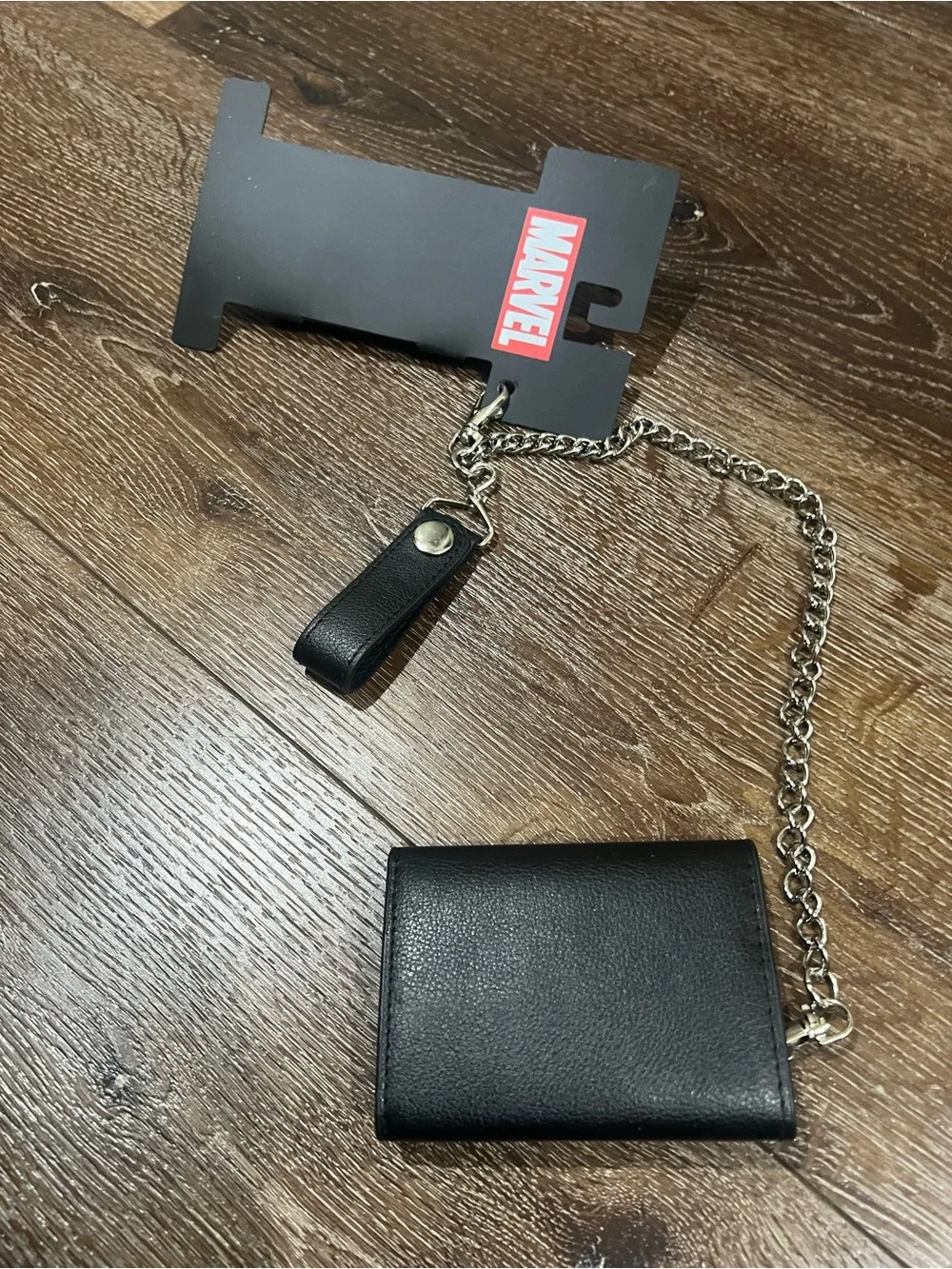 NWT Marvel Red Deadpool trifold chain wallet black and red with Silver Chain